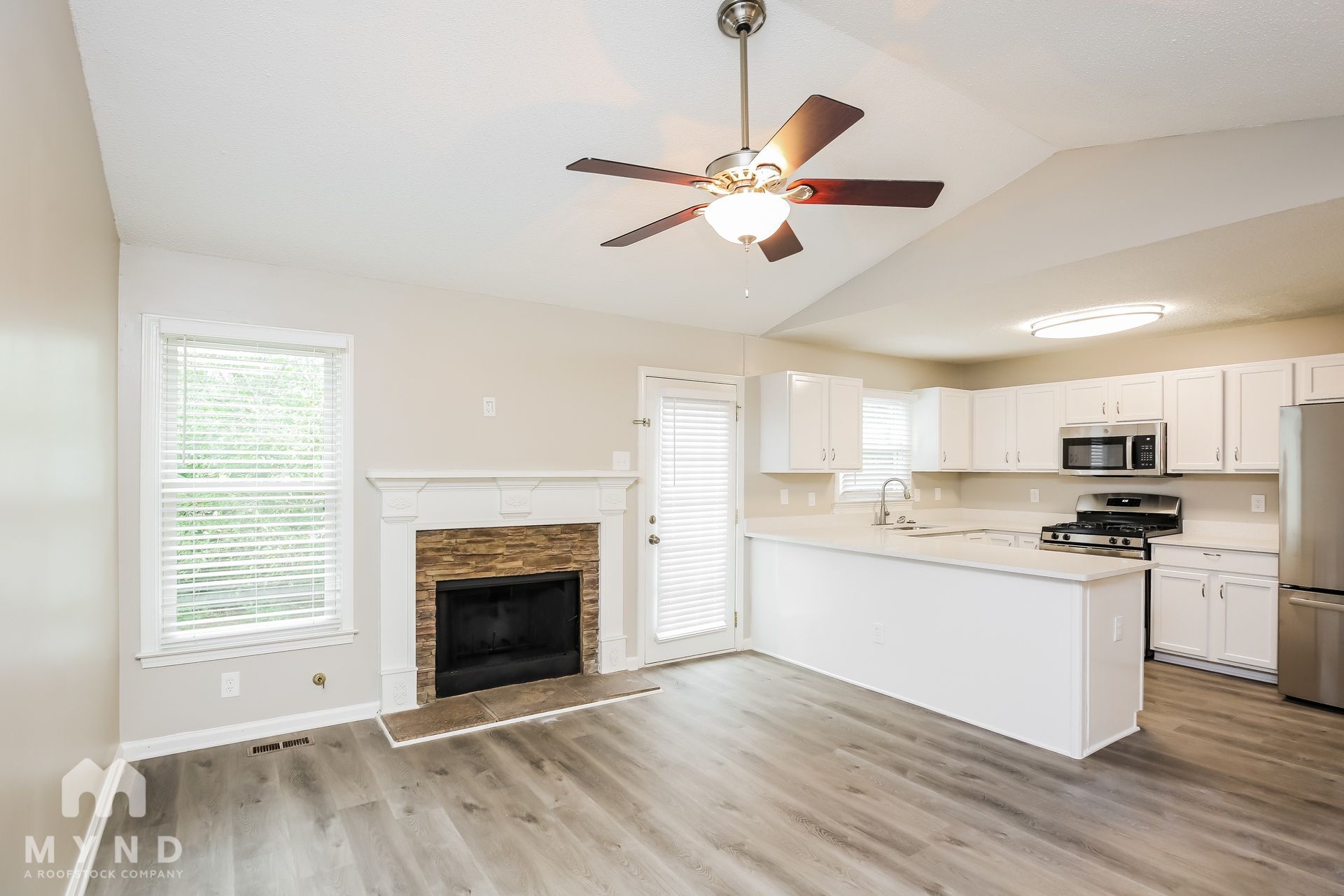 Building Photo - 374 Shoal Ct