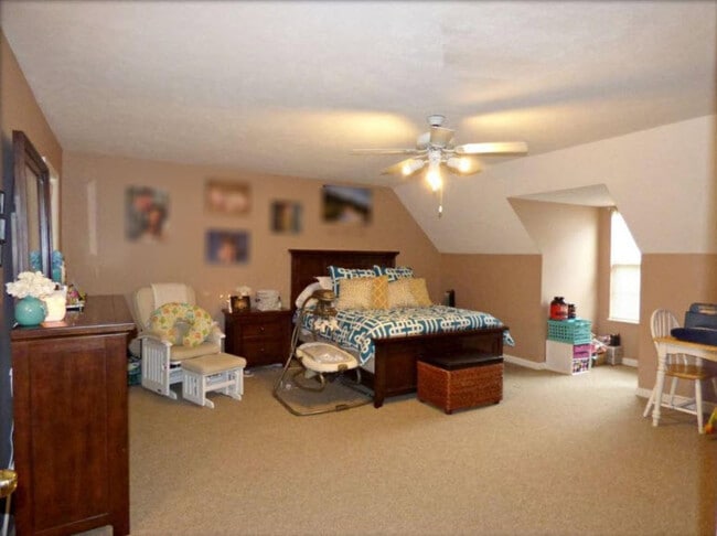 Building Photo - 2123 Creekside Way