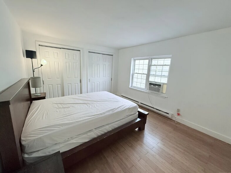 Building Photo - 8 Wardwell St