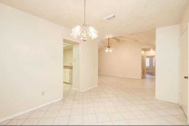 Building Photo - 8206 Westbank Ave