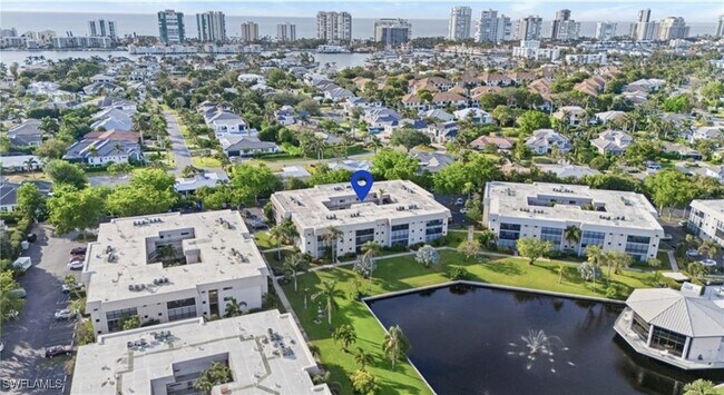 Building Photo - 788 Park Shore Dr