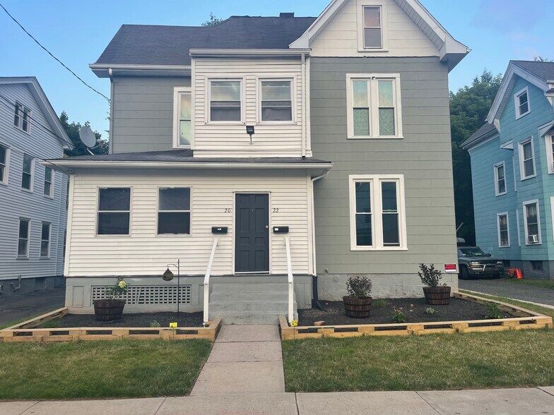Primary Photo - 22 N 2nd St