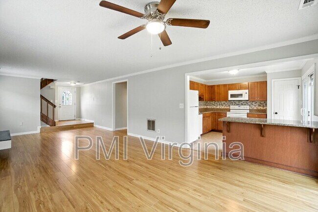 Building Photo - 5489 Glenville Cir