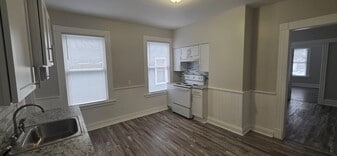 Building Photo - 114 Cedar Hill Ave