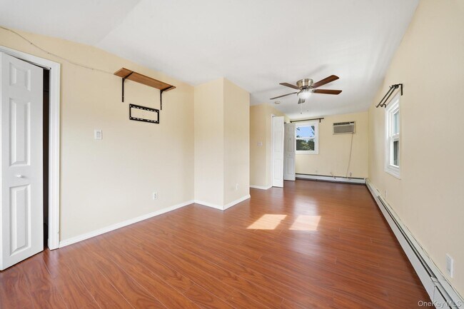 Building Photo - 20 Needle Ln