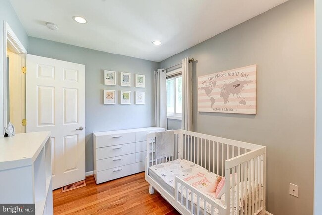 Building Photo - 6429 Maplewood Dr