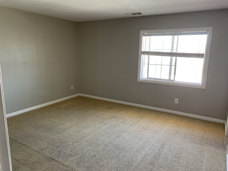 Building Photo - 37113 Firethorn St