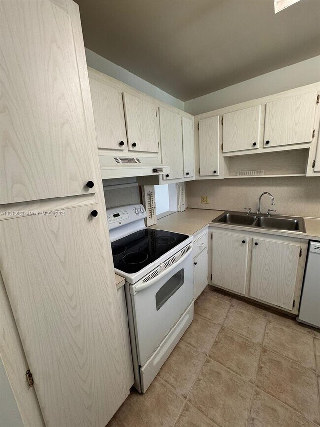 Building Photo - 4272 Deste Ct