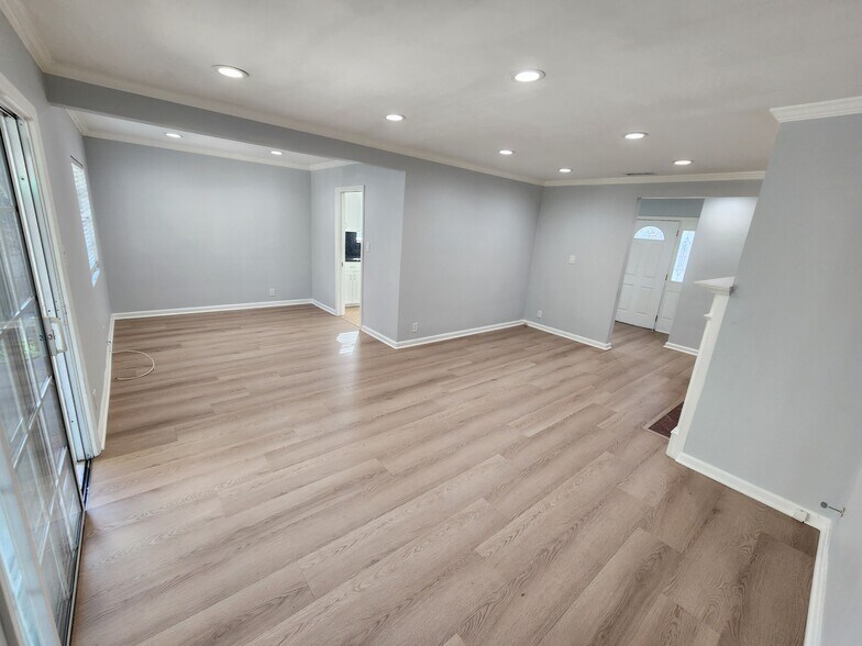 Building Photo - 12549 Barbara Ann St