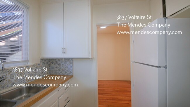 Building Photo - 3837 Voltaire St