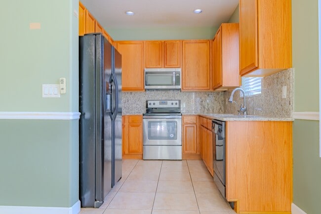 Building Photo - 304 Coral Beach Cir