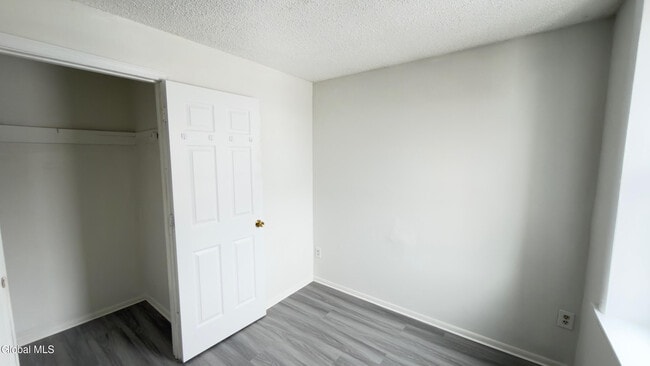 Building Photo - 3132 6th Ave