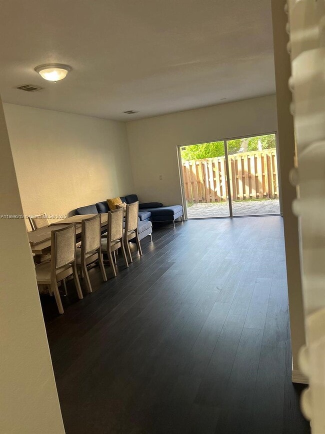 Building Photo - 10777 NW 84th Ln