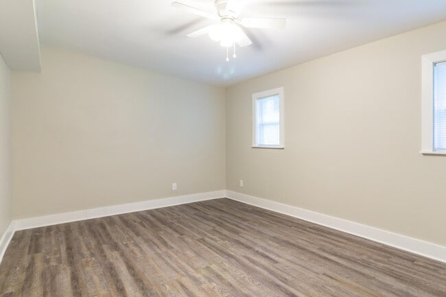 Building Photo - 207 Central Dr