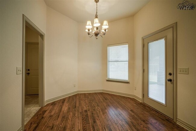 Building Photo - 8 Maplewood Ct