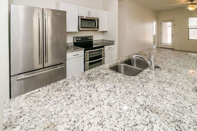 Building Photo - 35438 W San Capistrano Ave