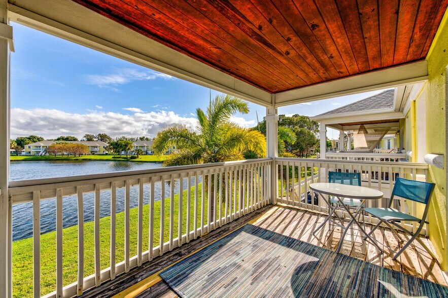 Building Photo - 122 Pompano Dr SE