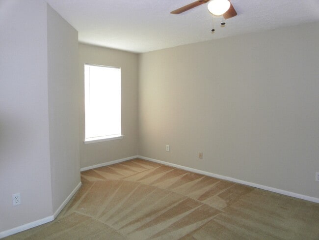 Building Photo - 2011 Spenwick Dr
