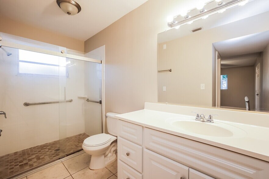 Building Photo - 115 Daleview Ave