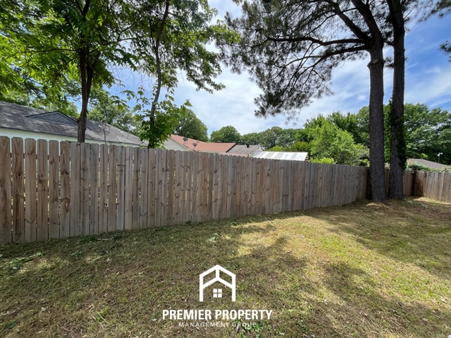 Building Photo - Charming 3BR/1.5BA in 38118 | Vaulted Ceilings, Fireplace & Formal Dining