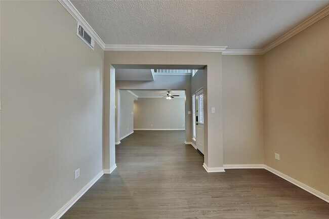 Building Photo - 5011 Greenriver Valley Dr