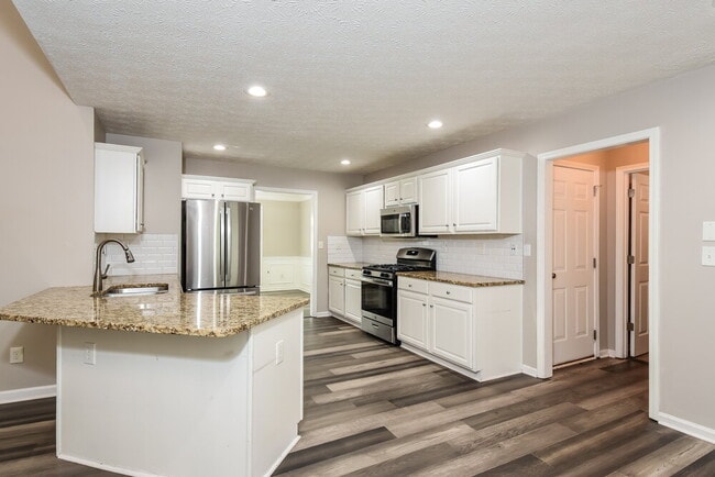 Building Photo - 6062 Farmwood Way SE