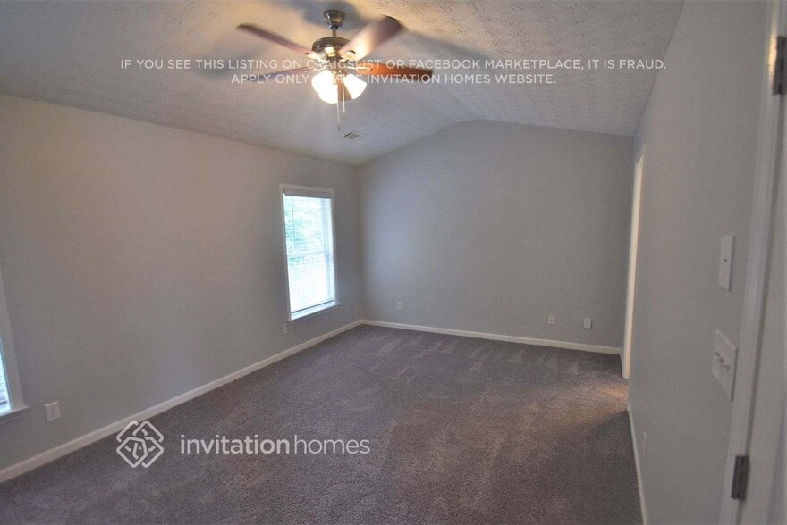 Building Photo - 2546 Plymouth Way