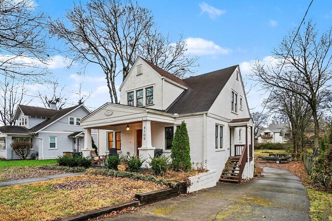 Building Photo - Sylvan Park Charm!