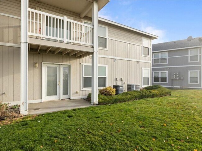 Building Photo - 6305 Chapel Hill Blvd