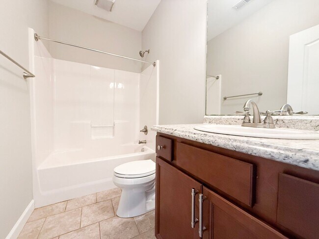 Building Photo - Spacious 4-Bedroom Home with Large Yard and Dual Garages in Cookeville