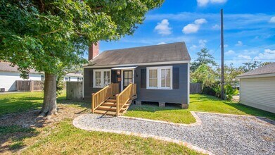 Building Photo - 2 Bedroom house in Capital Heights