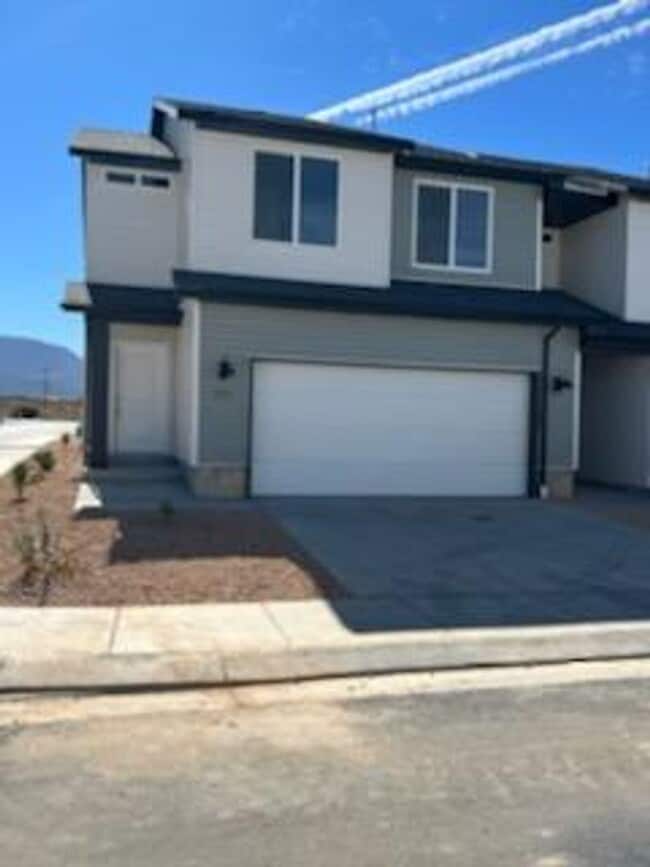 Building Photo - Northfield Townhome for Rent $1880 mo.