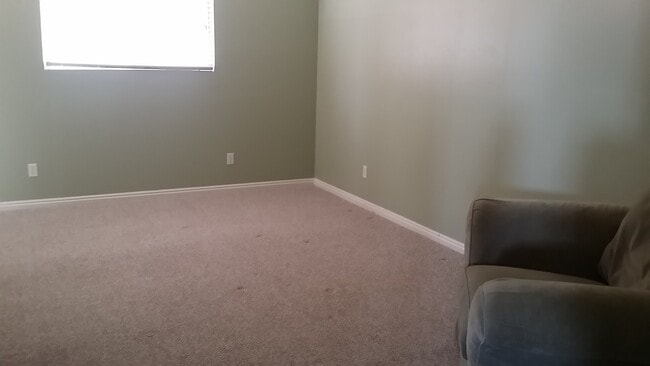 Building Photo - Coral Canyon Home