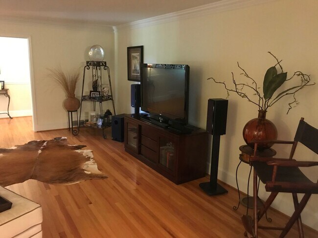 Building Photo - Charming 3BR Home Near Normaltown with Covered Porch & Hardwood Floors