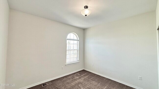 Building Photo - 6561 Hoop St