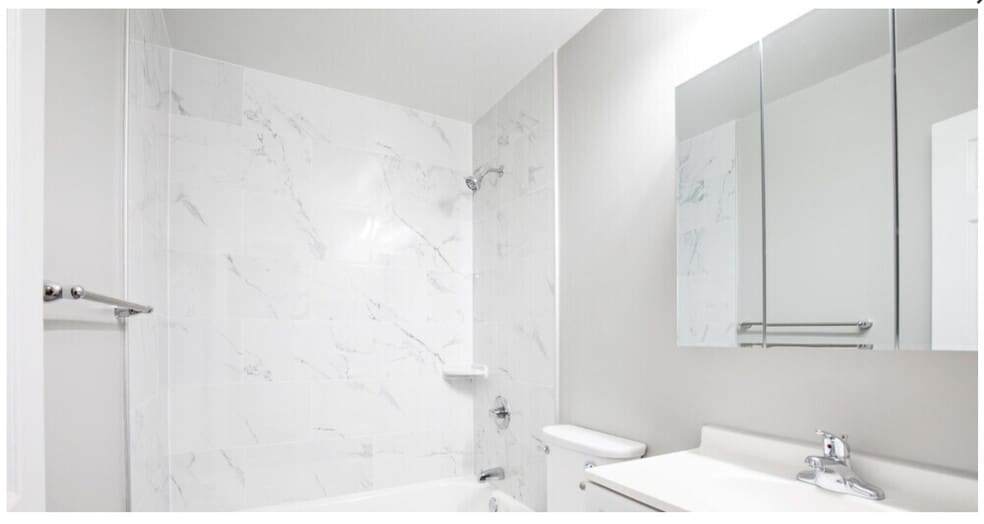 Bathroom - Reno - Maple Crest Apartments at Dix Hills