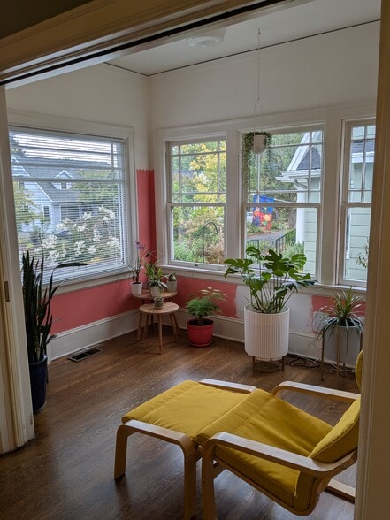 Building Photo - 1974 SE 24th Ave