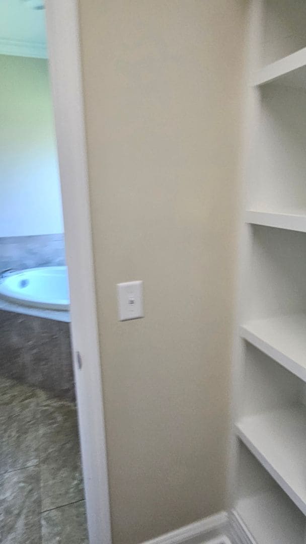 Building Photo - Knights Landing four bedroom home