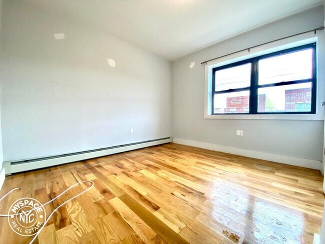 Building Photo - 938 Tilden St