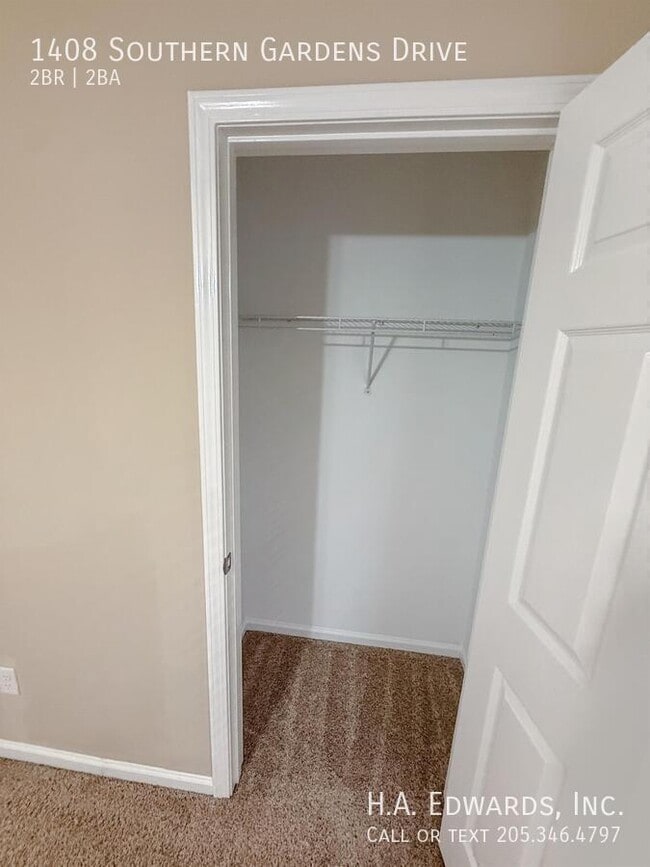 Building Photo - 1408 Southern Gardens Dr