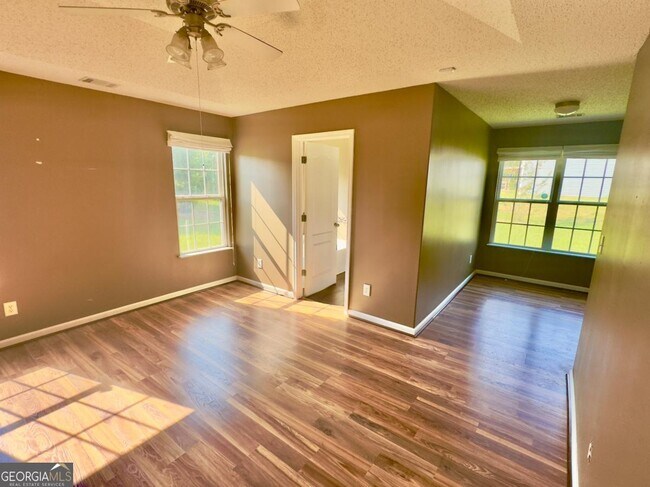 Building Photo - 211 Lucas Way