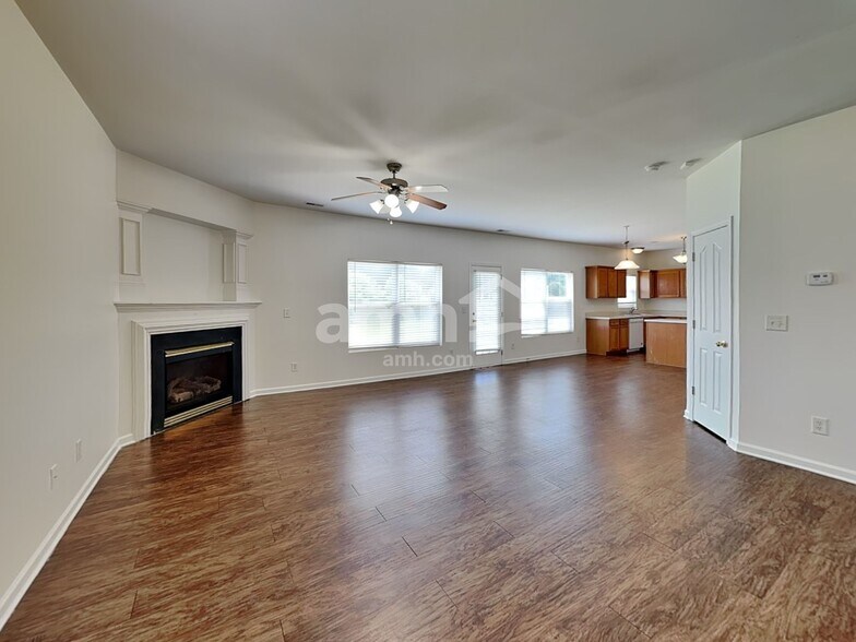 Building Photo - 16112 Stuarts Draft Ct