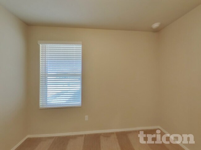 Building Photo - 5104 Saddle Clb Dr