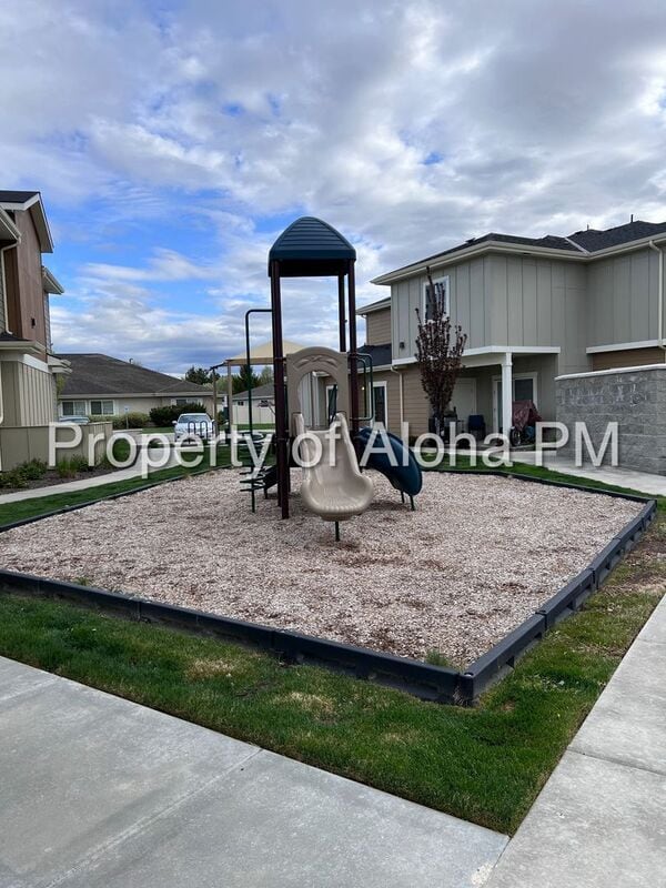 Building Photo - 3534 E Grand Forest Dr