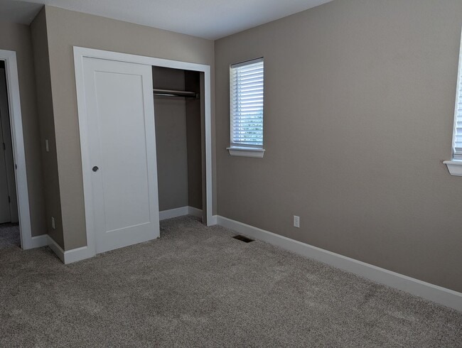 Building Photo - 1854 Peak Pr Ln