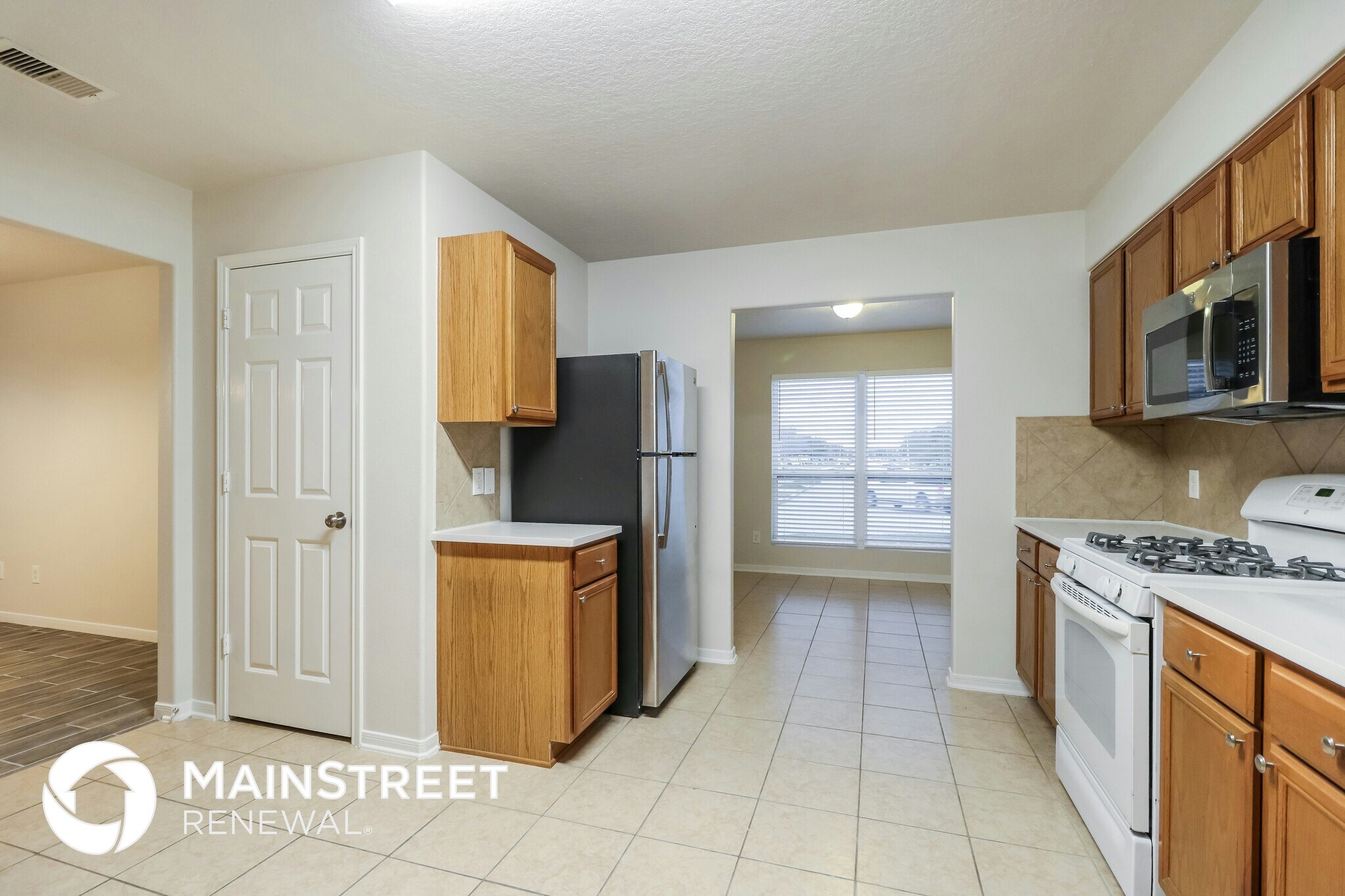 Building Photo - 16700 Foursquare Dr