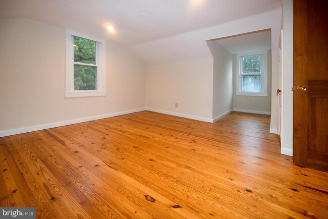 Building Photo - 12335 Rousby Hall Rd