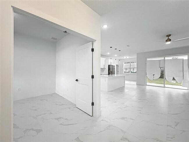Building Photo - 780 Kangaroo Ct