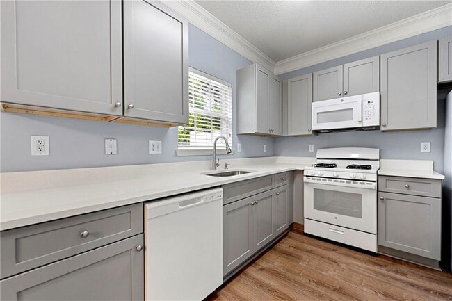 Building Photo - 5654 Lawley Rd