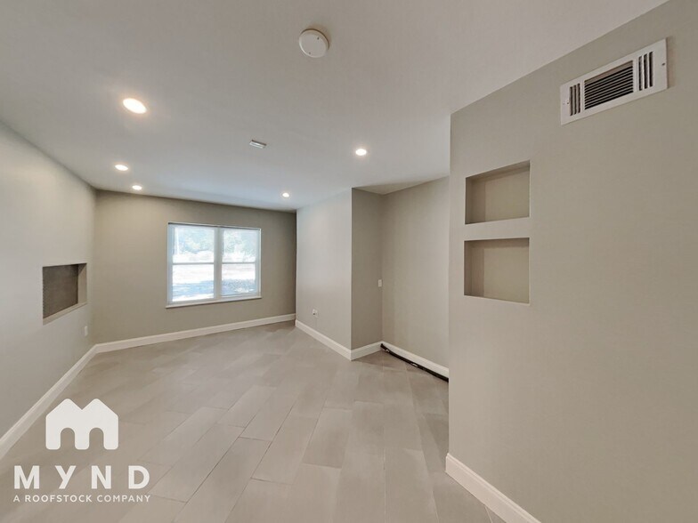 Building Photo - 9222 Idlewild Rd